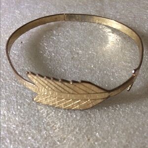 Vintage arowy bangle